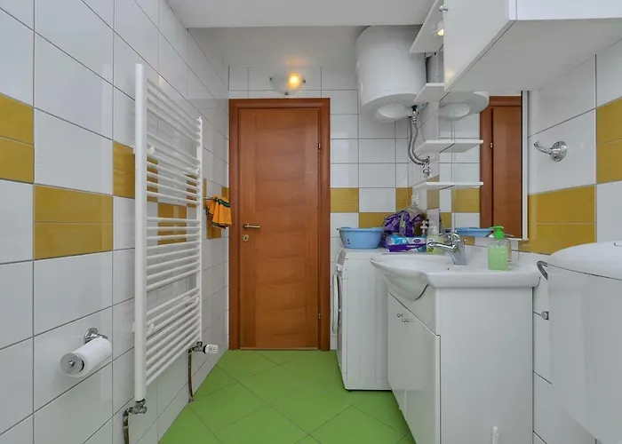 Makar,heated Pool,gym,grill,seaview *