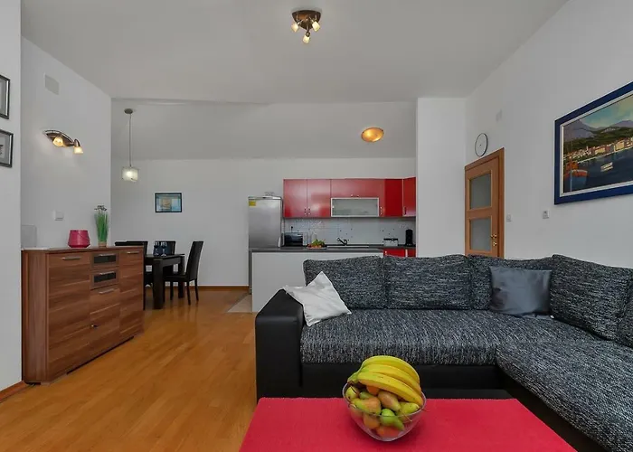 Makar,heated Pool,gym,grill,seaview וילה