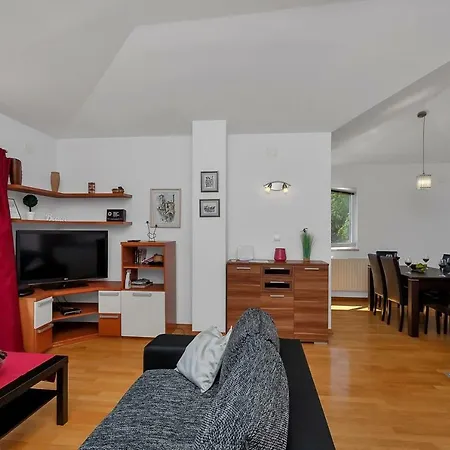 Makar,heated Pool,gym,grill,seaview