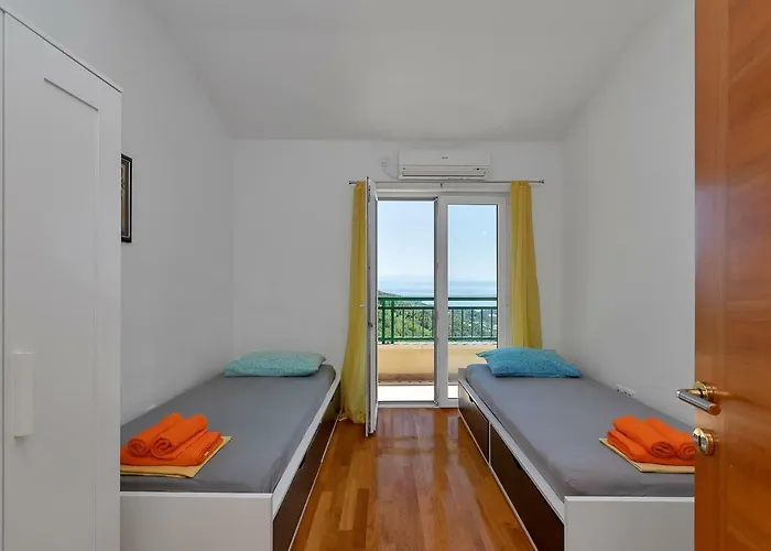 Makar,heated Pool,gym,grill,seaview * Makarska