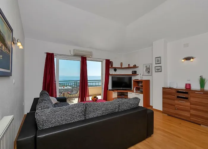 Makar,heated Pool,gym,grill,seaview * Makarska